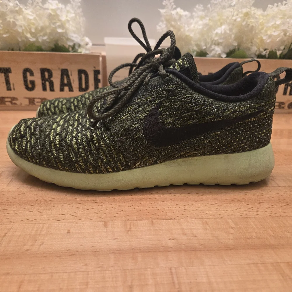 Nike Roshe One Flyknit Women's Running Shoes Rough Green/Black Size 9.5